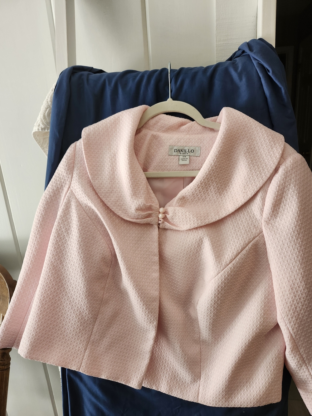 Danillo Pink Textured Cropped Jacket